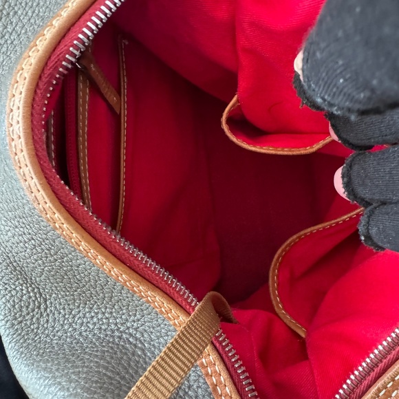 Dooney & Bourke Patterson Pebbled Leather Paige Sac Shoulder Bag Toupe & Tan EUC - Picture 13 of 15